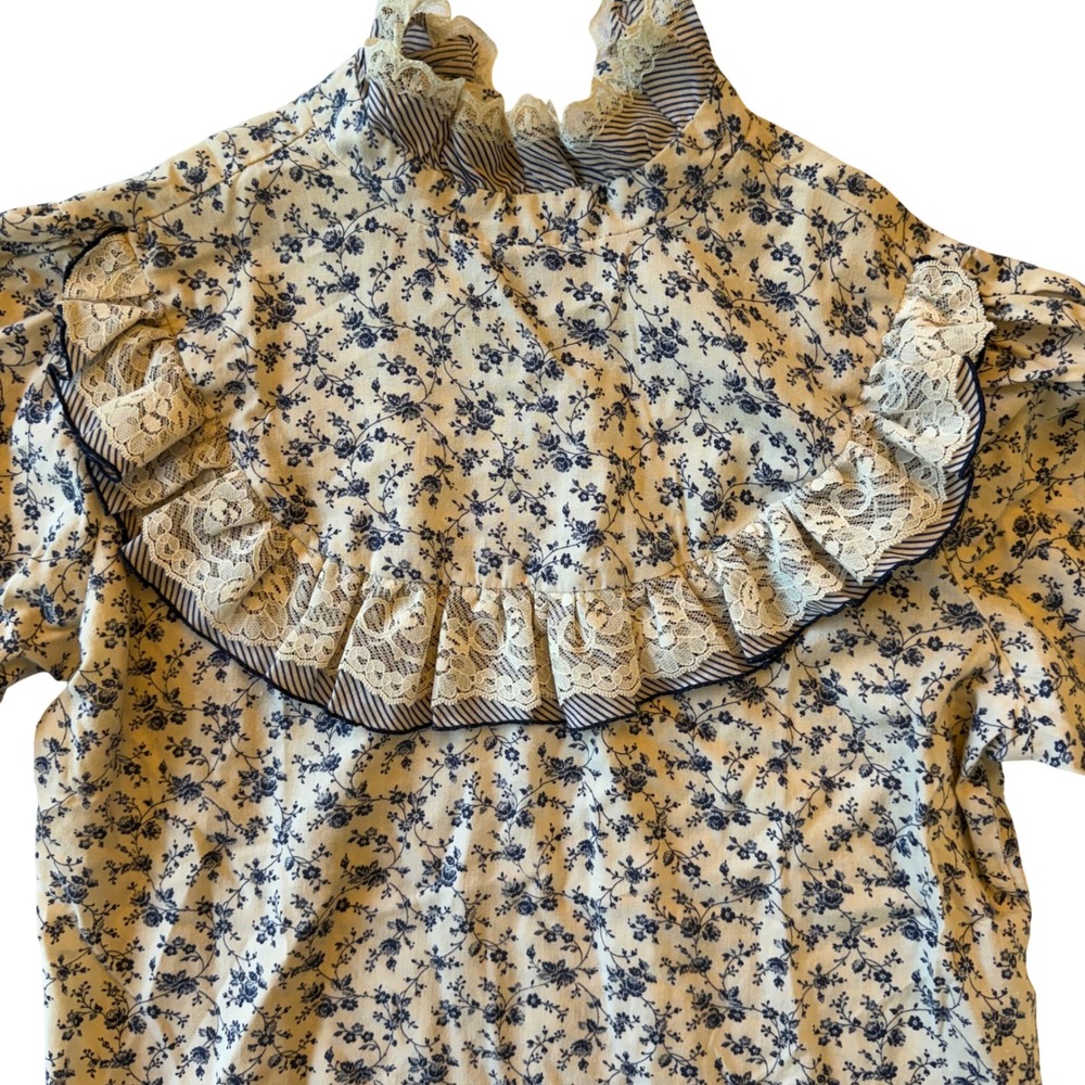 Vintage Floral Ruffle Blouse Women's S Blue Cream Lace Victorian Cottagecore